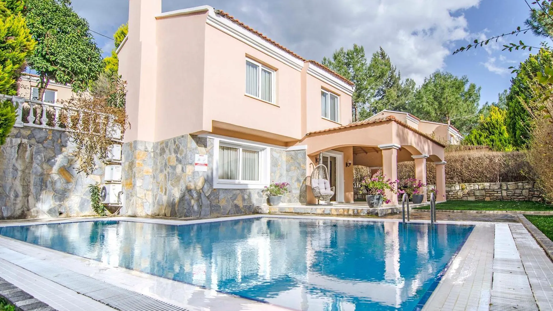اتصالات Pine Club Apart Hotel 