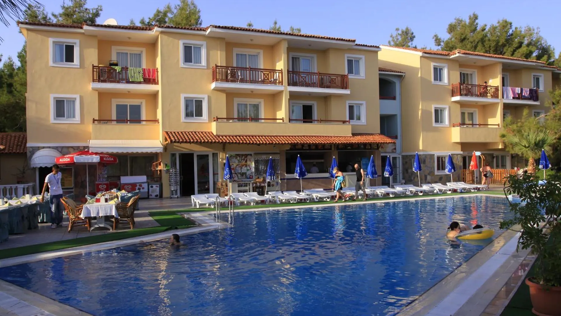 Pine Club Apart Hotel كوشاداسيه