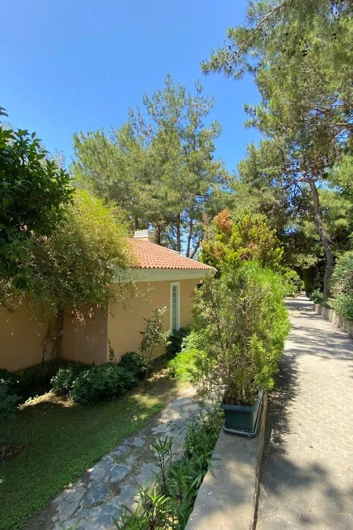 Pine Club Apart Hotel كوشاداسيه